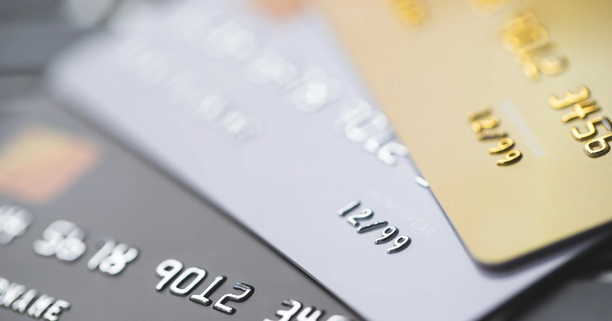 Tarjeta para freelancers en México: cobra en dólares y gasta en pesos (guía 2026)